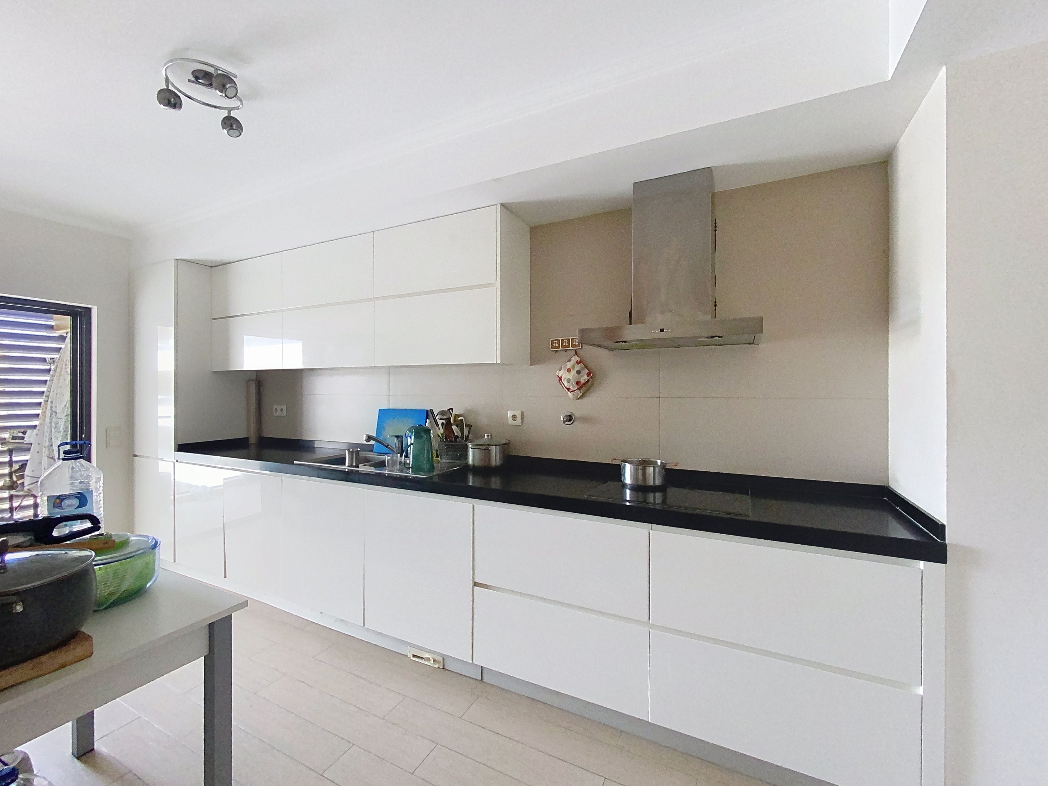 T2 de Luxo para Arrendamento Anual – Rocha Prime Residence