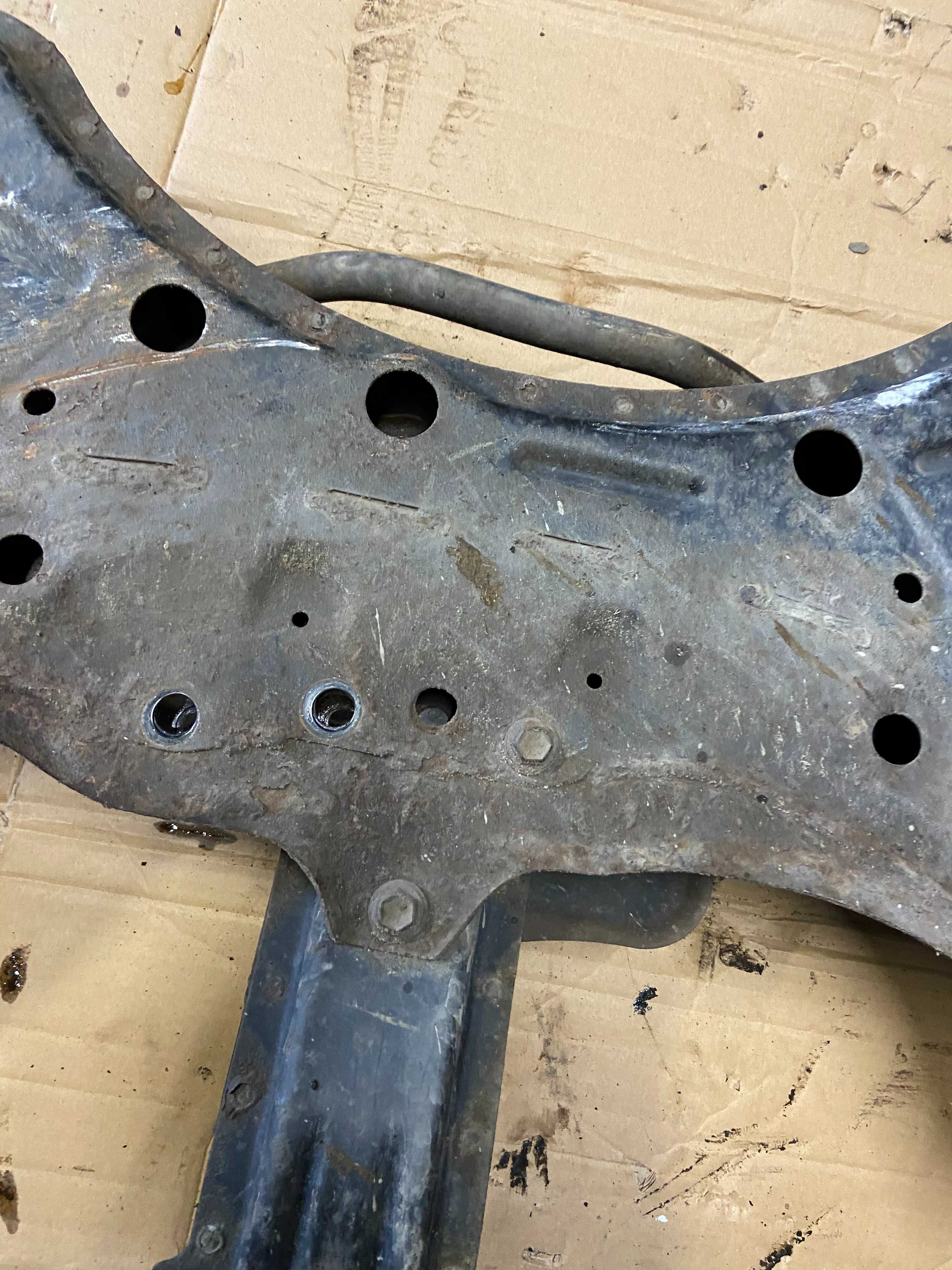 Toyota Corolla Verso I Sanki Wózek Belka Silnika 2.0 D4D 01-04