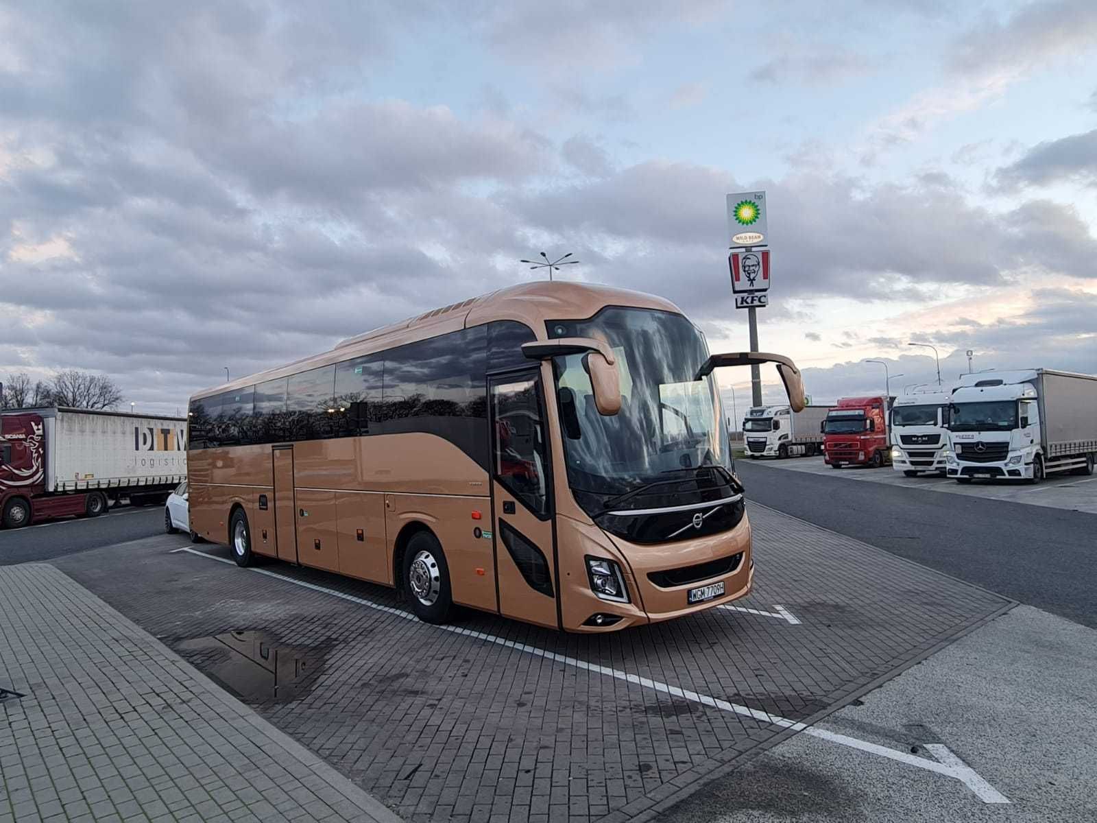 wynajem luksusowych autokarów i busów Bydgoszcz 8,16,23,32,34,50,55-os
