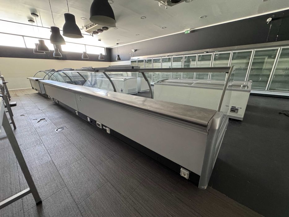 Vitrinas Refrigeradas Profissionais para Talho/Supermercado - 5,75m