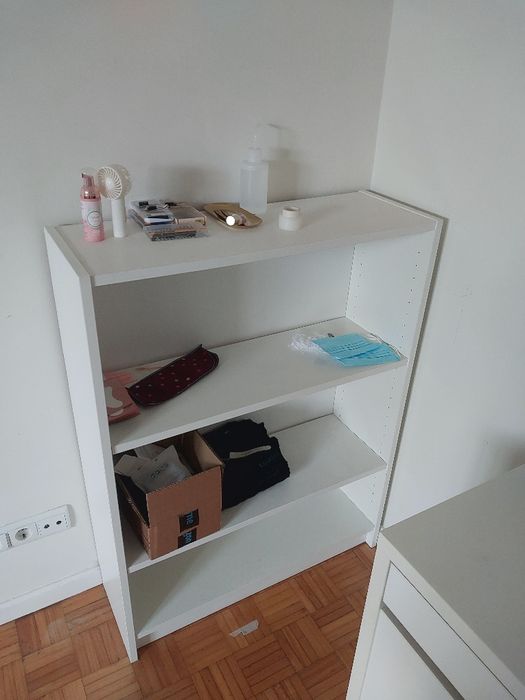 Estante Ikea em bom estado