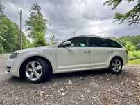 Skoda Octavia Piękna Octavia III kombi, beżowa skóra, 2.0 TDI 150KM, keyless, Bi-xen