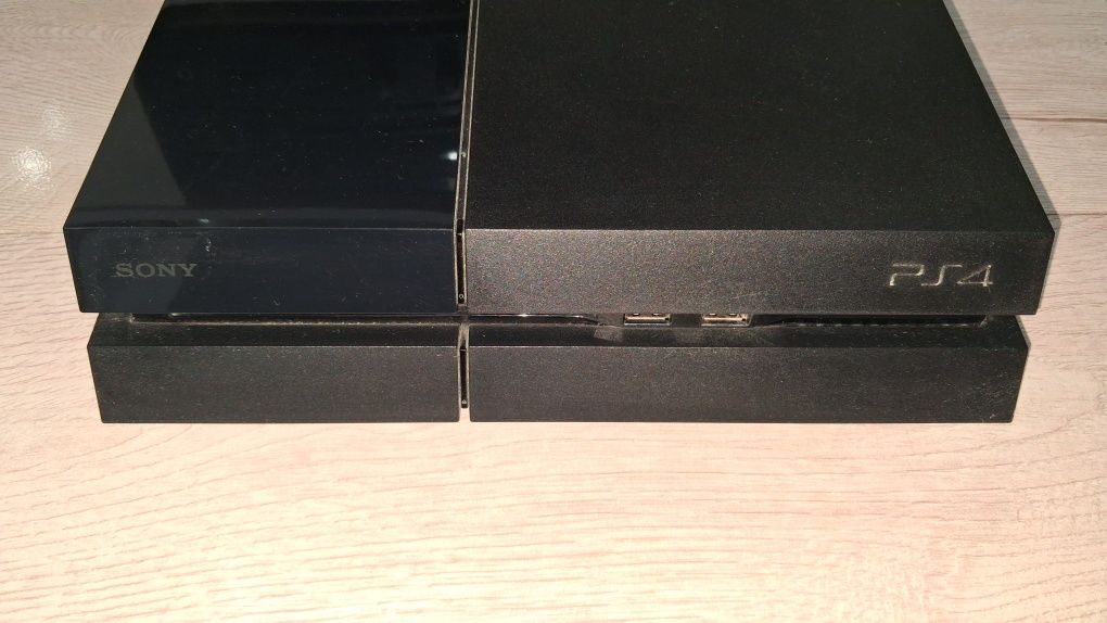 Konsola Playstation 4 dysk ssd 1 TB + gry