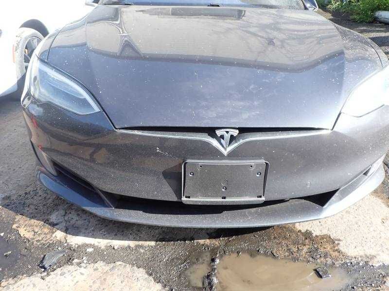 разборка model s четверть  шрот ляда дверь салон розборка бампер фара