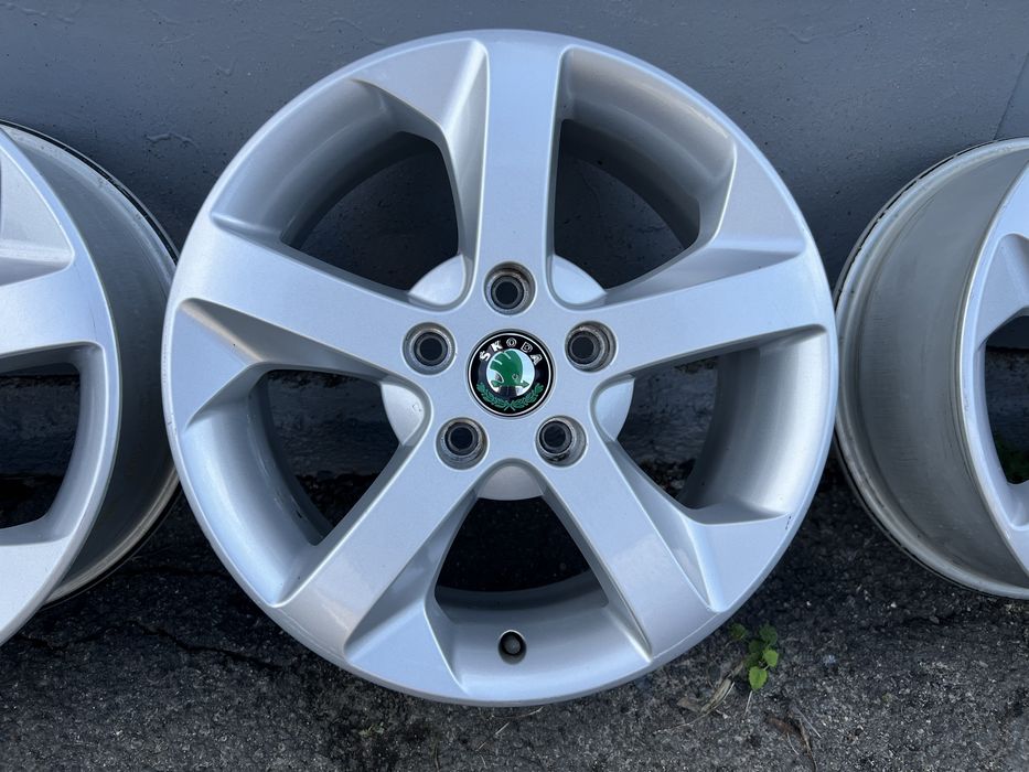 Оригінальні диски Skoda r16 5*112 Octavia A5 Volkswagen Golf Caddy