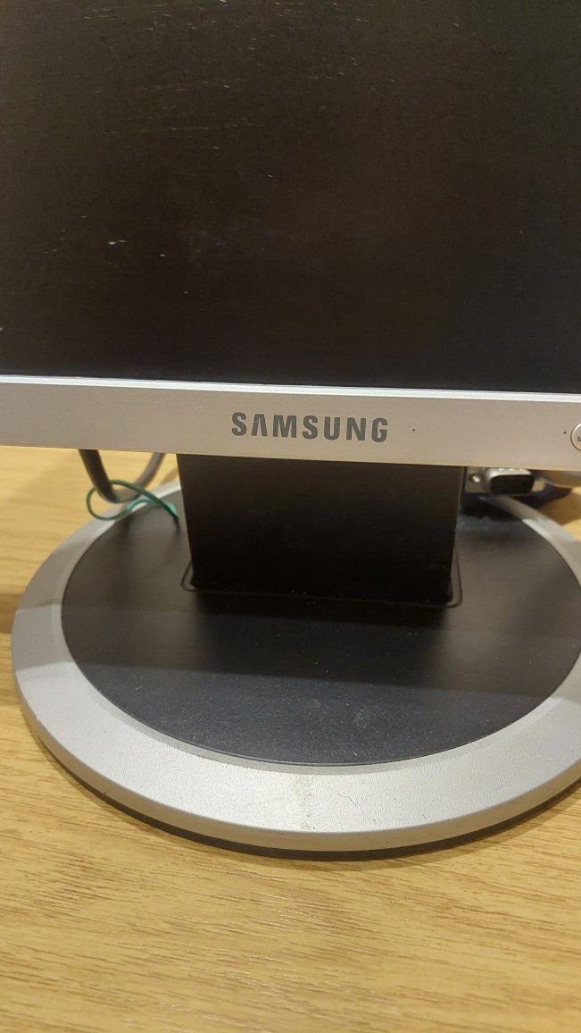 Монитор Samsung 540n