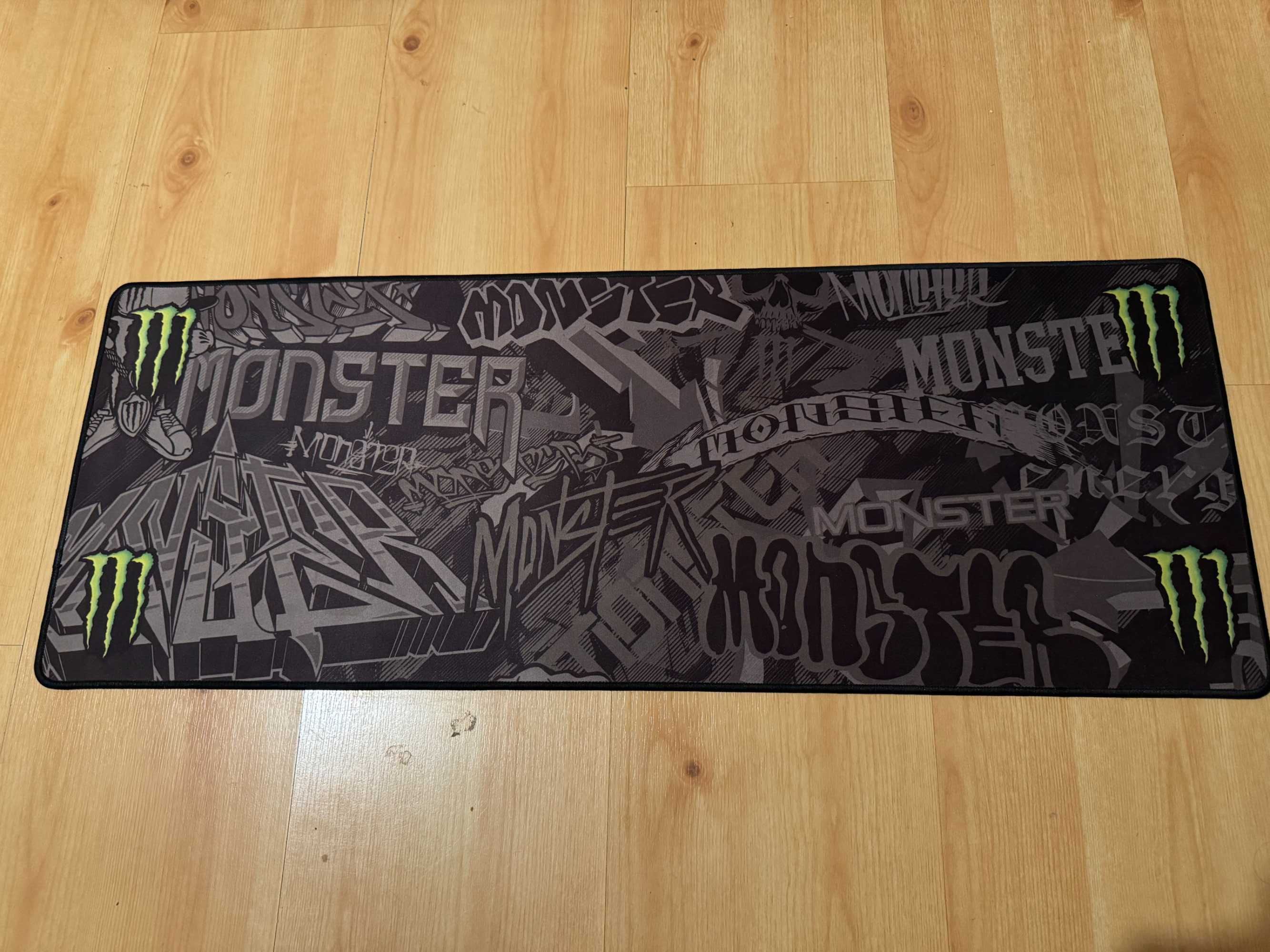 Materiałowa mata Monster Energy