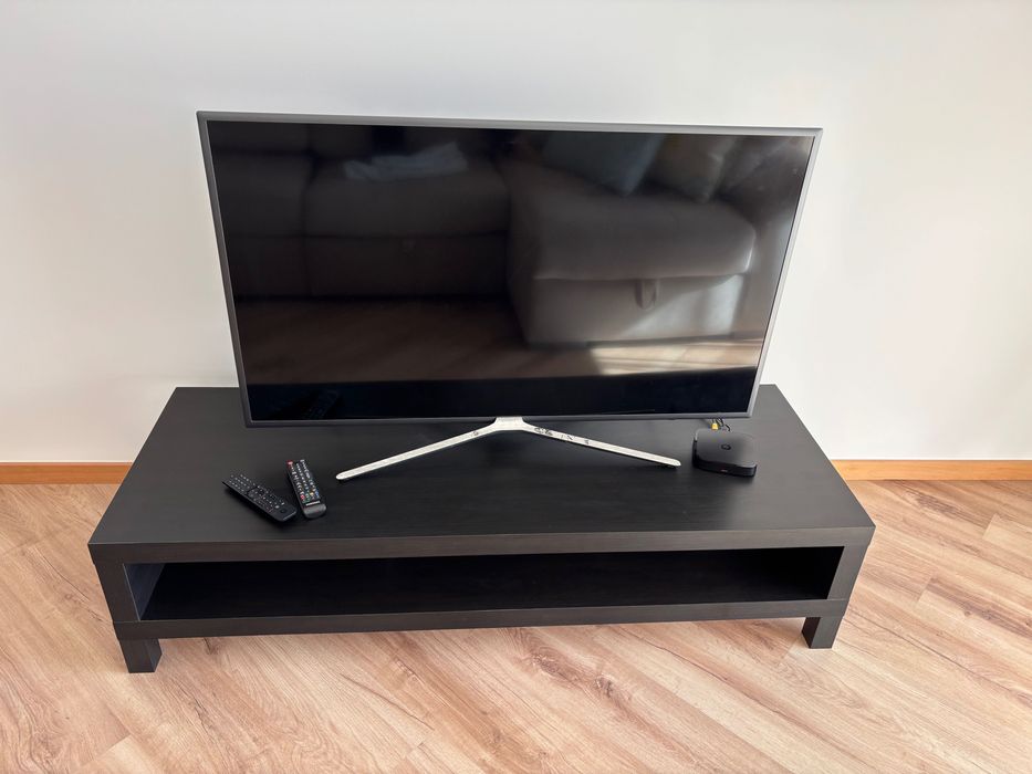 Rack IKEA Large Black / Brown Wood TV Stand