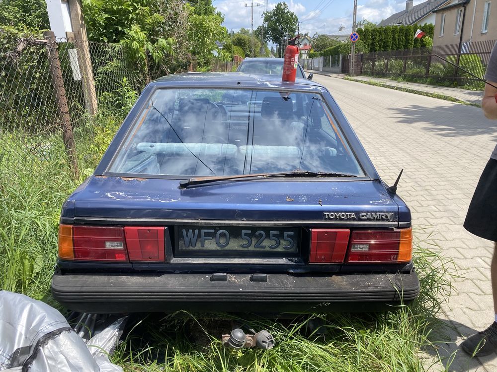 Toyota camry 1983 na części