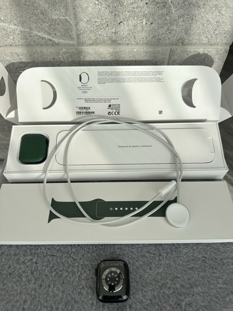 Apple Watch Series 7 GPS 41mm Green Aluminum Case Green Band MKN03