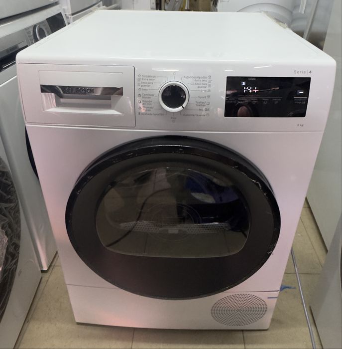 Máquina de Secar Roupa BOSCH Serie 4  (8 kg - Bomba de Calor  ( NOVA)