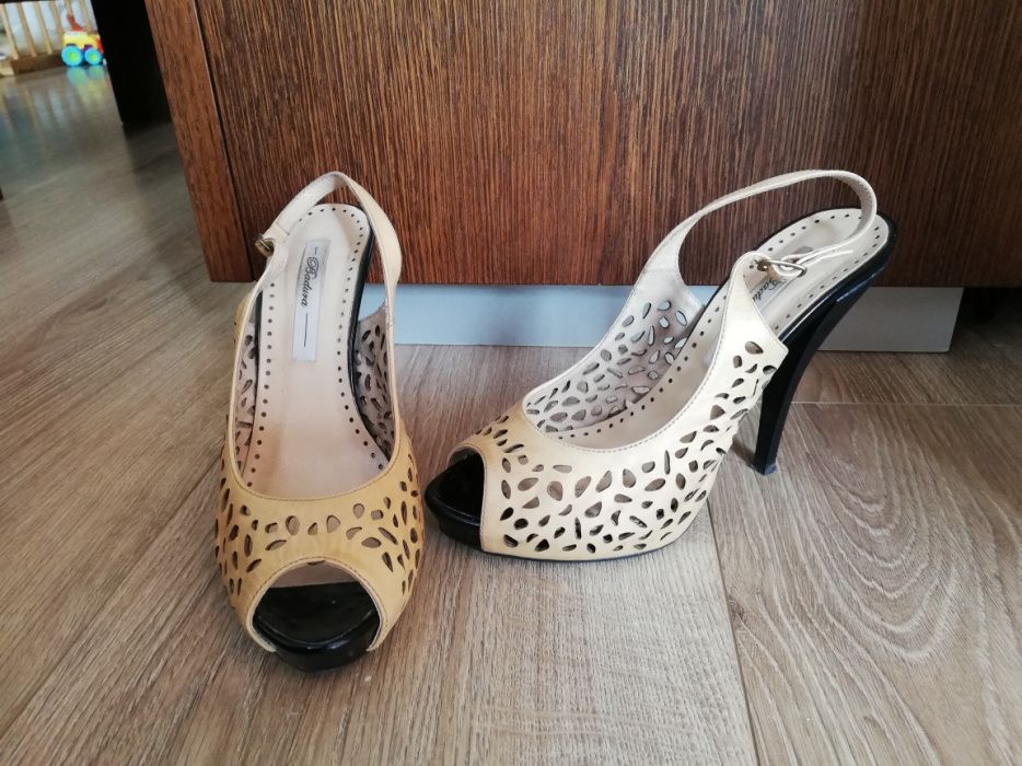 Szpilki / sandałki / buty na obcasie Badura