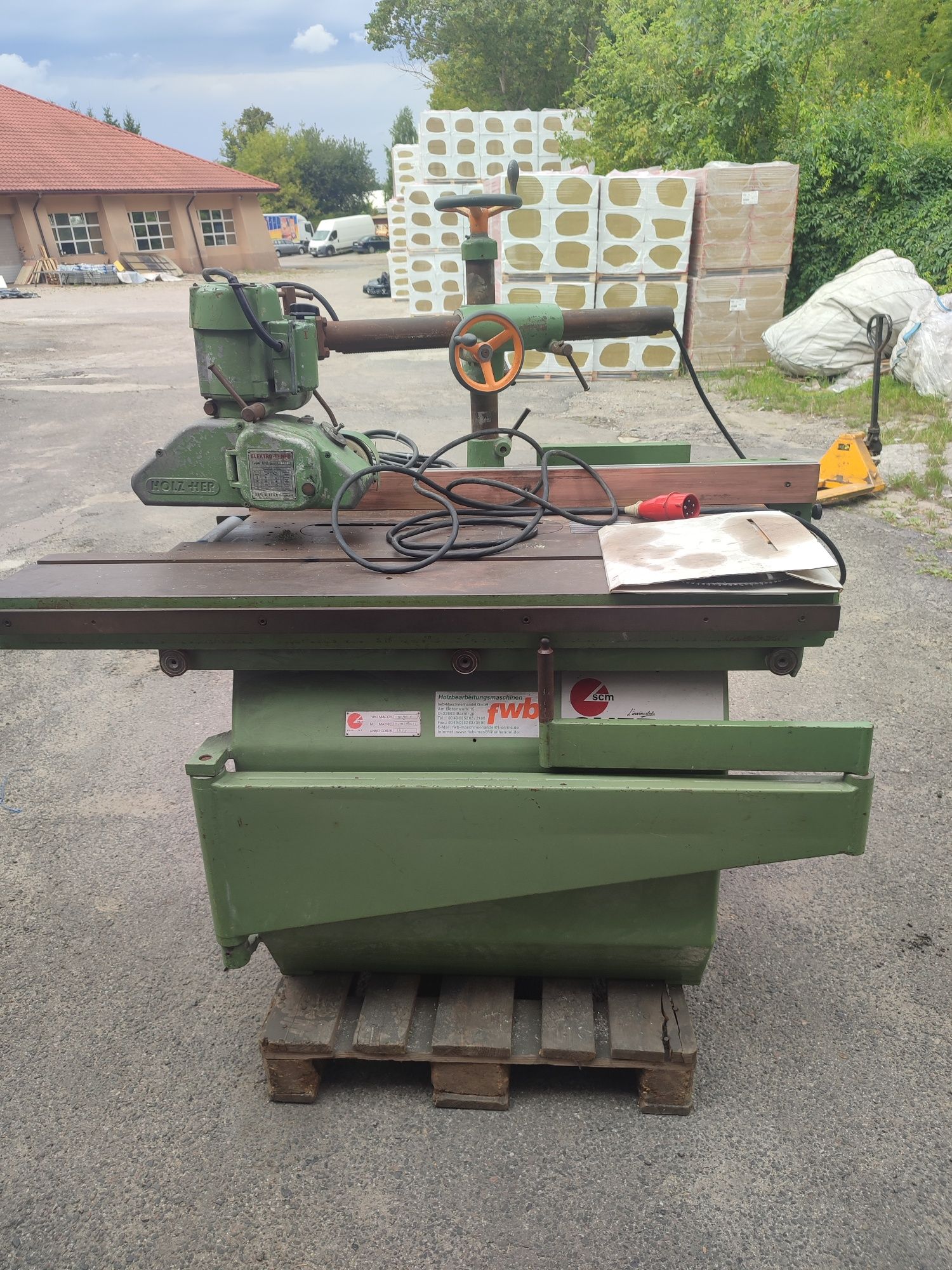 Piła formatowa posuw rolkowy Scm