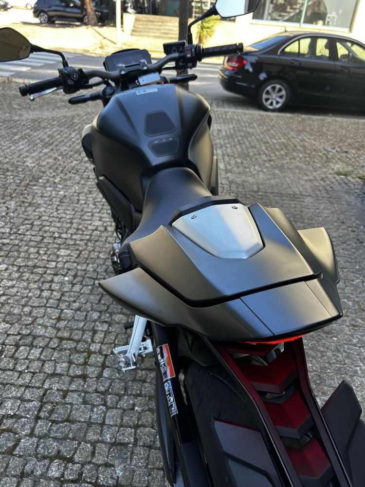 Honda CB650R E-Clutch 2024