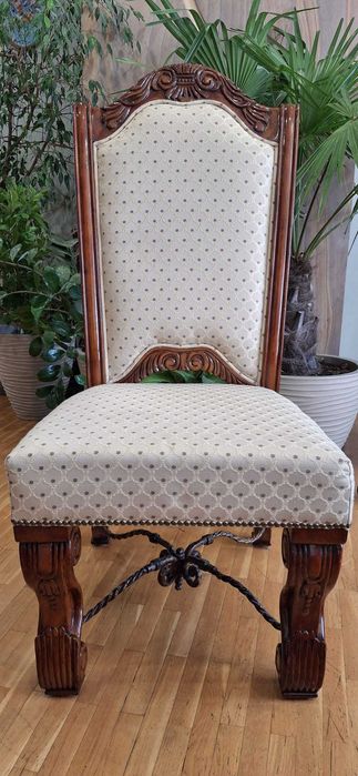 Stół do salonu z sześcioma krzesłami