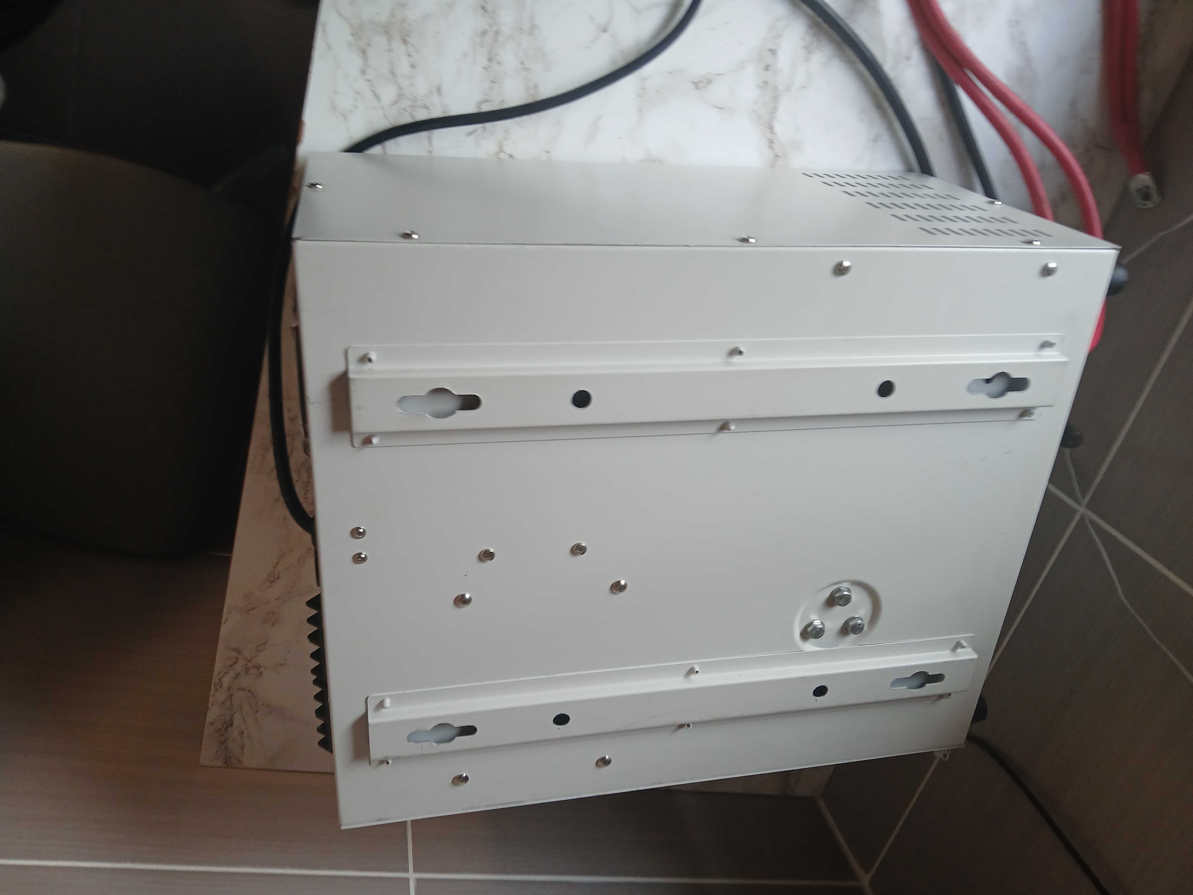 Inwerter solarny 1400W z akumulatorem 100Ah