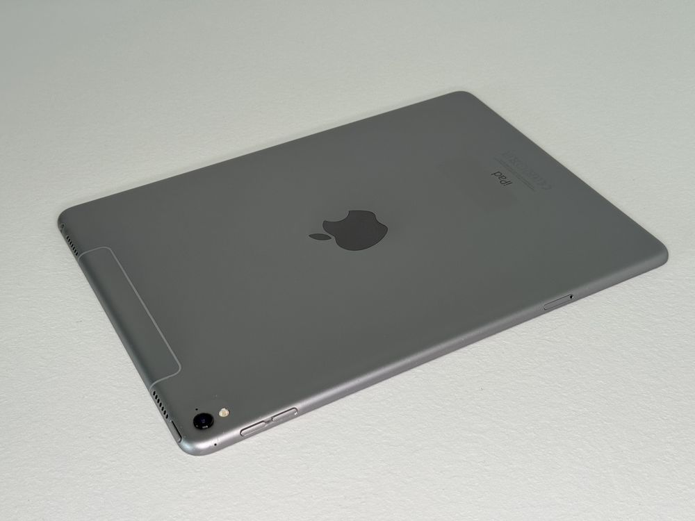 iPad Pro 9.7 (A1674) - 32GB - Cellular (LTE) - faktura VAT 23%
