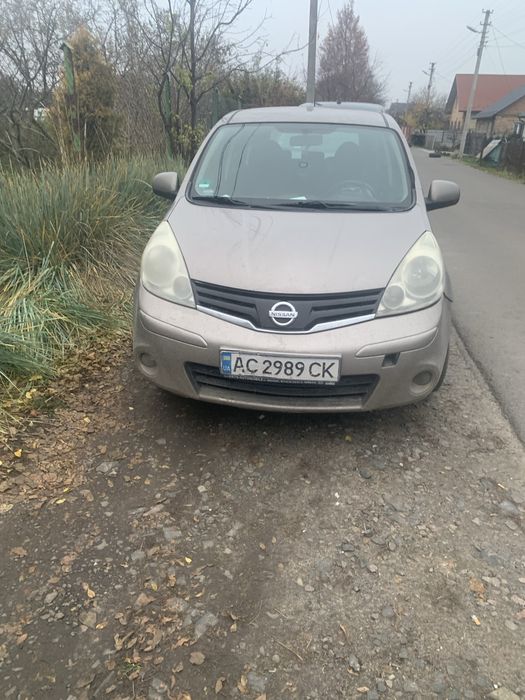 Нісан ноте 2009 року