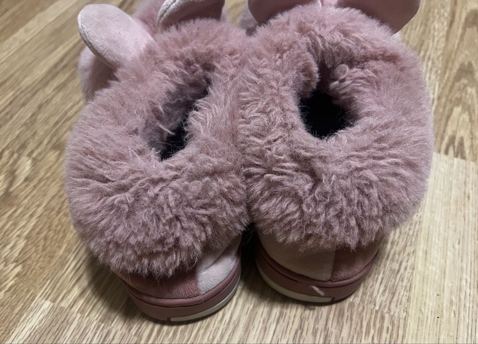 Продается теплые тапочки-зайчики размер стельки 21-21.5 см