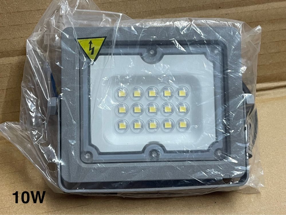 Holofotes 10W e 20W AIGOSTAR NOVOS!! "Ler anúncio"