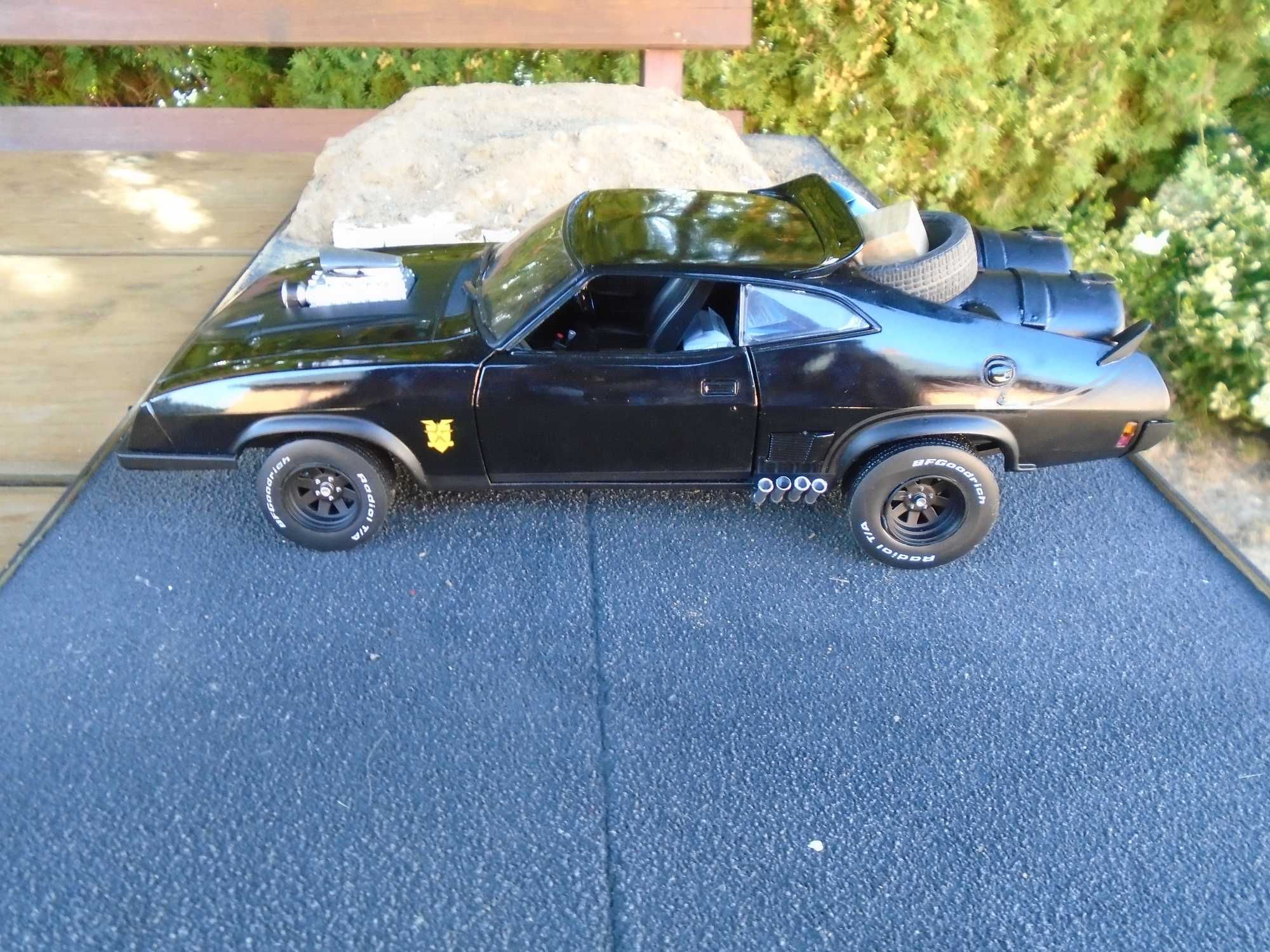 Ford Falcon V8 Interceptor Mad Max 2 Road Warrior 1:18