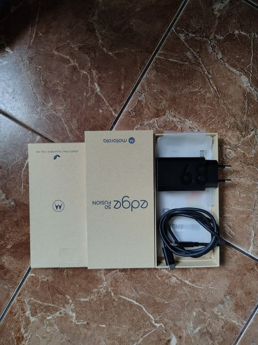 Продаеться новий телефон