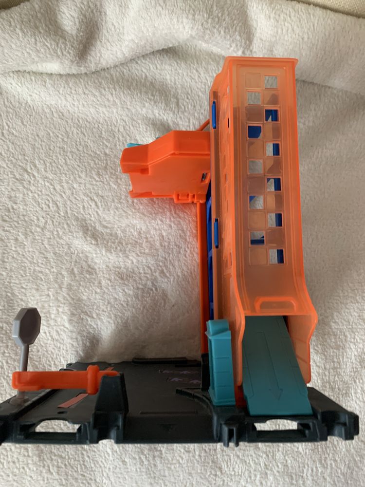 Garaz hot wheels parking