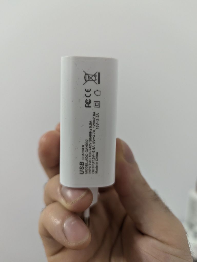 Kostka GaN 65W fast charger