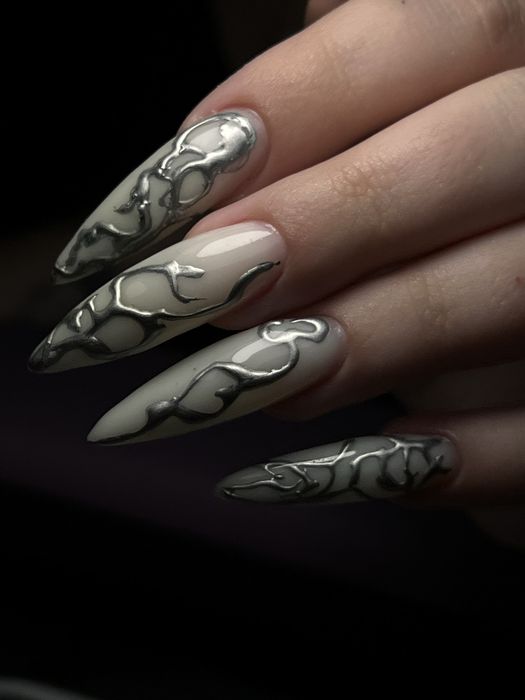 Манікюр. Буча. Нарощування