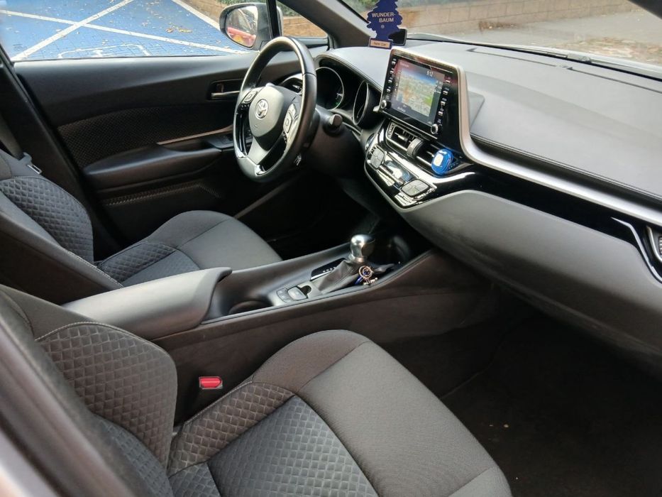 TOYOTA C-HR hibrid 2020