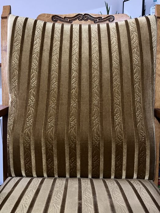 Zestaw mebli dębowych fotele plus szafka