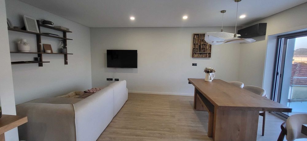 Vende-se -  T2 Duplex Espinho