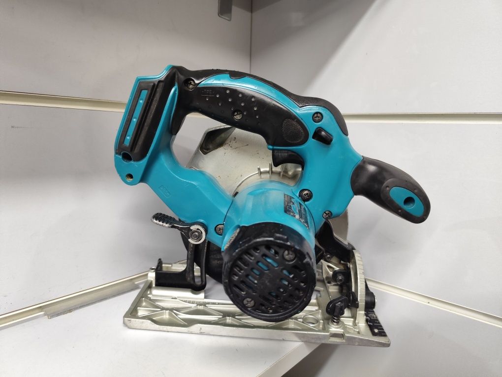 Makita DSS610 акумуляторна паркетка Макіта оригінал