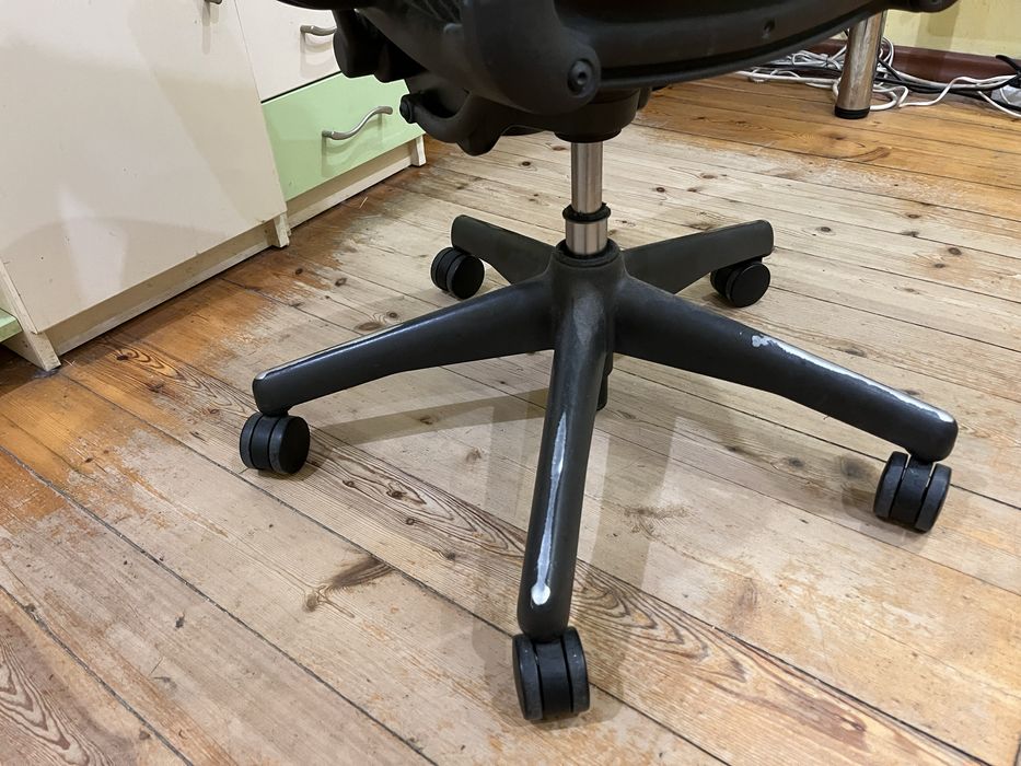 Ергономічне крісло herman miller aeron classic
