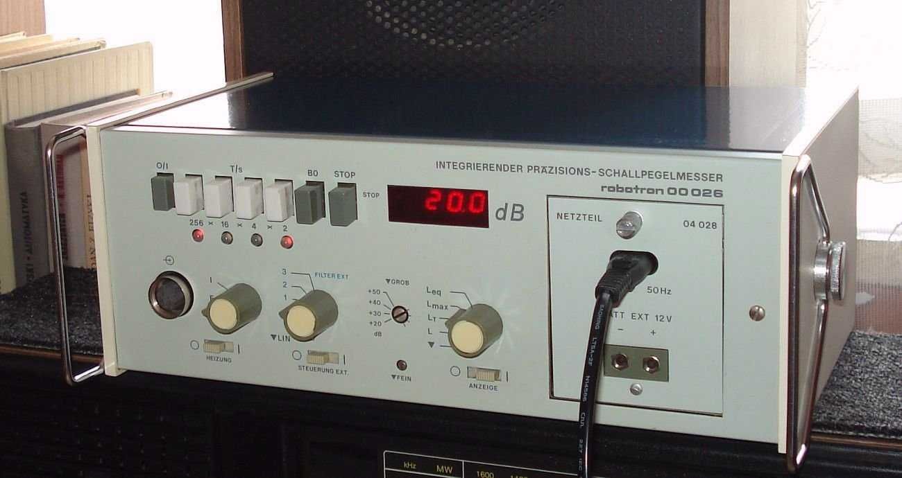 Robotron / miernik poziomu sygnału audio / vintage