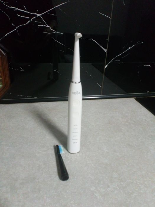 Зубна щітка електронна vega