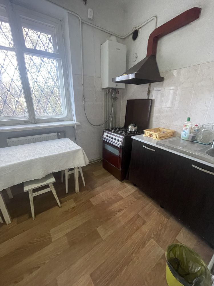 Продаж 3-кімнатної квартири на Котляревського.