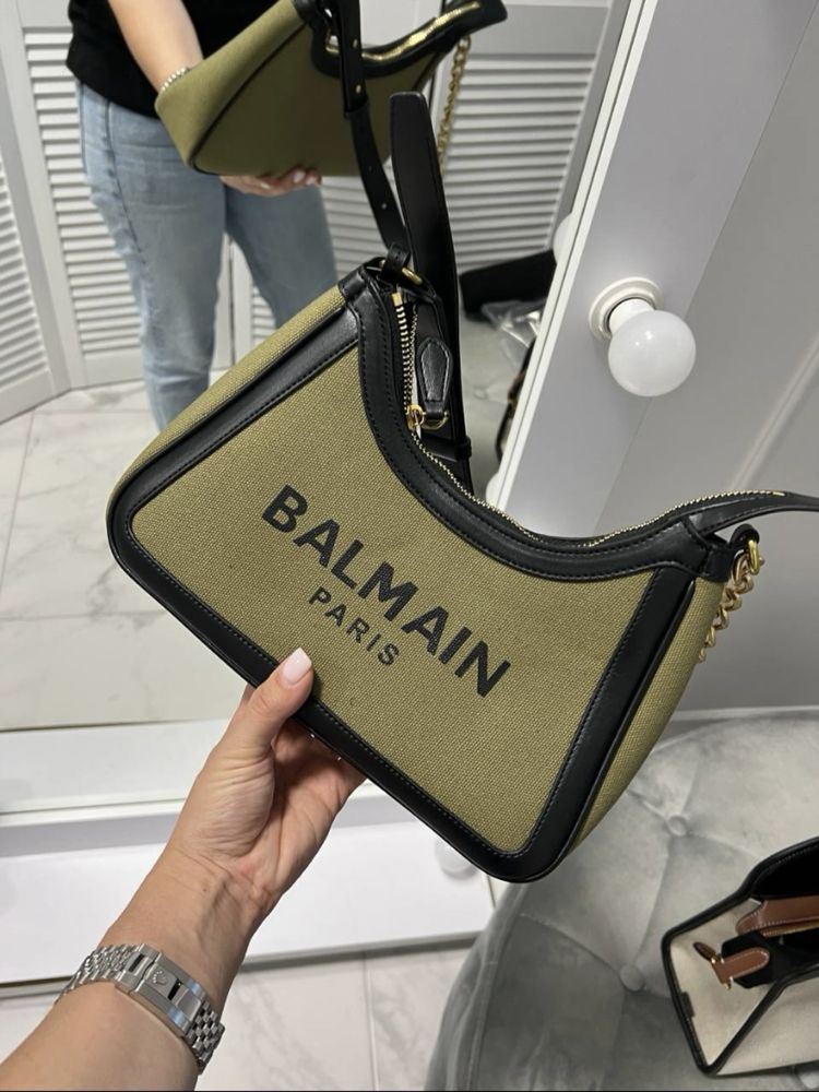 Сумочка-багет в стиле Balmain