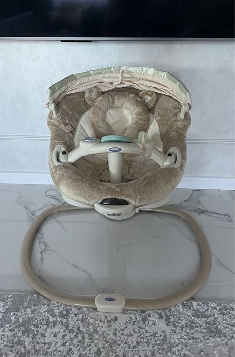 Заколисуючий центр Graco качеля