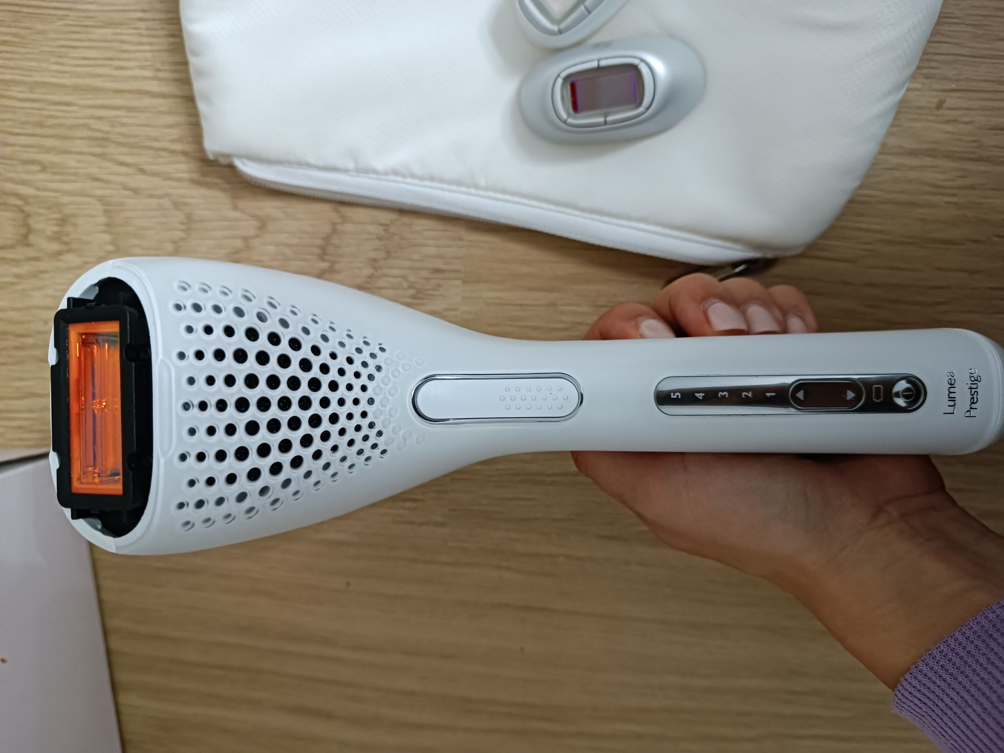 Depilator laserowy Philips Lumea SC2009