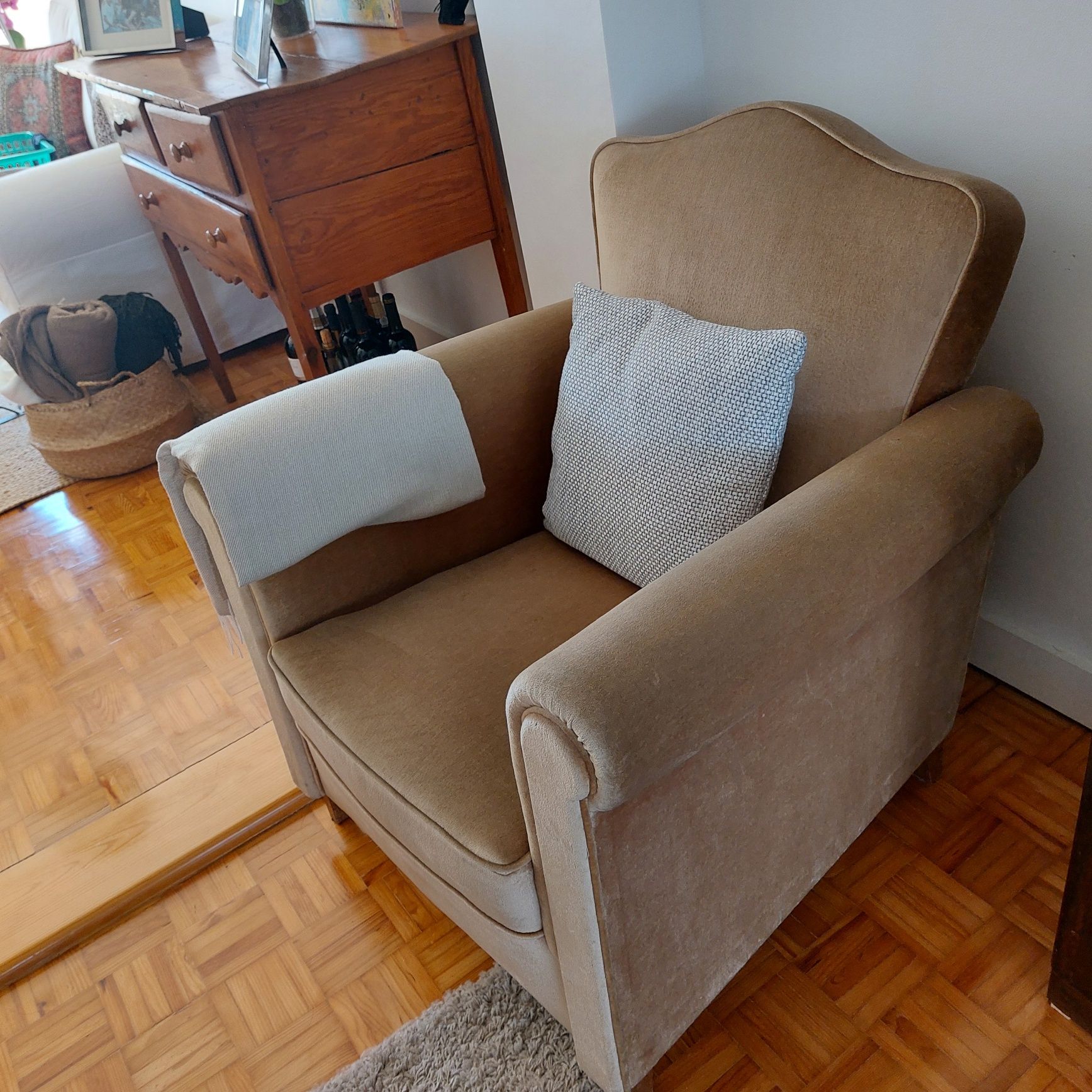 Sofa, poltrona beige em muito bom estado
