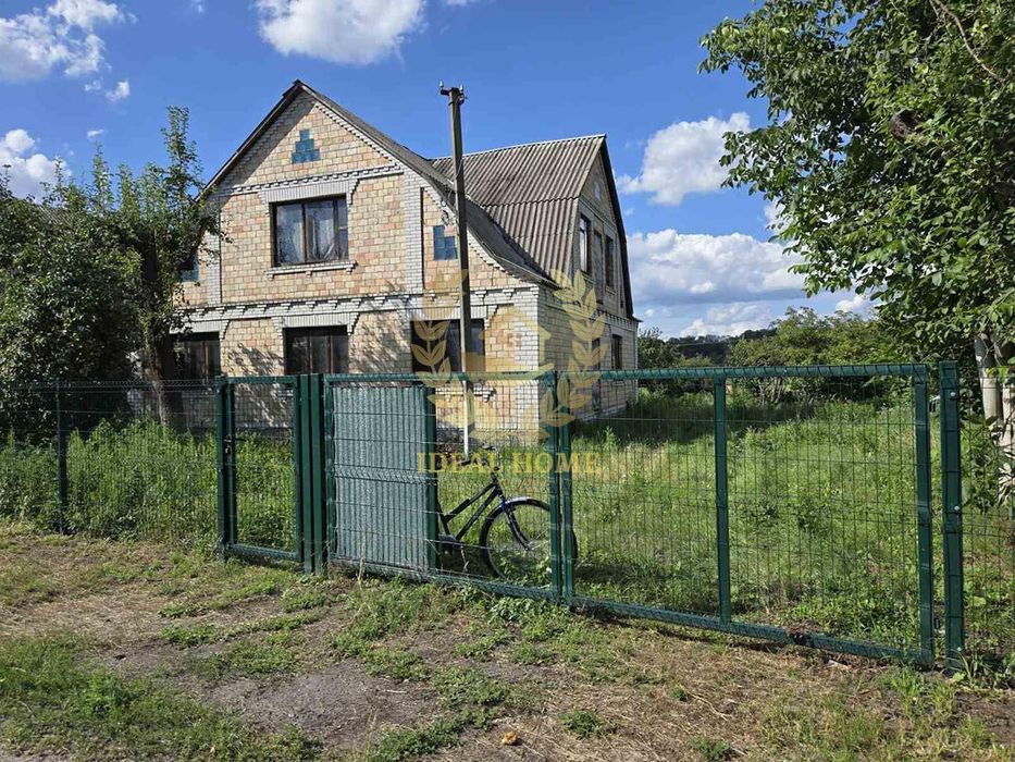 Продаж недобудованого будинку в Устимівці.