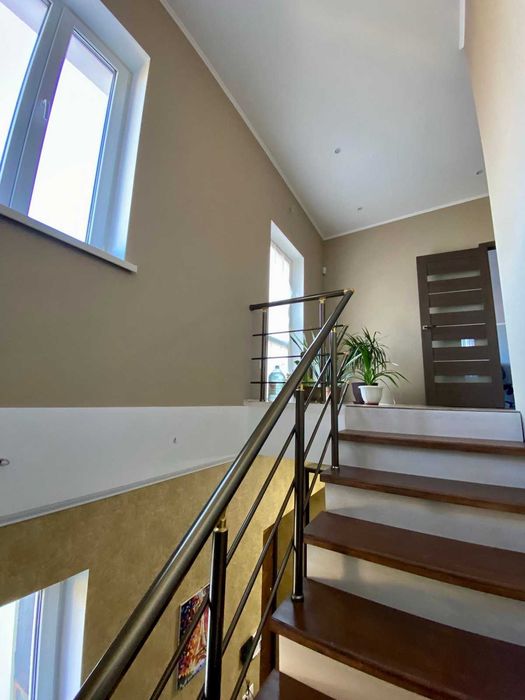 Продаю гариний будинок в Ракетній Рощі. ц1