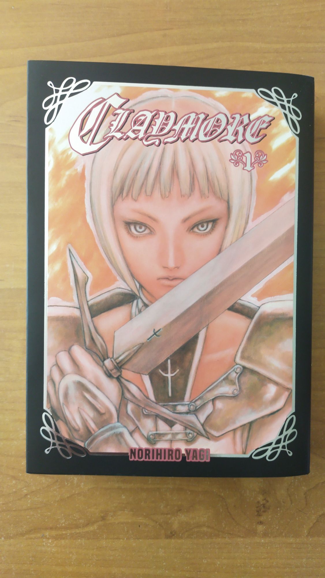 Manga Claymore tom 1 okładka miękka