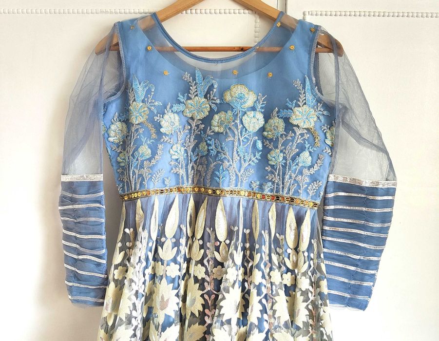 Niebieska suknia balowa S 36 kwiaty floral księżniczka królowa zima