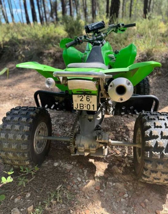 Moto 4 kawasaki gasolina