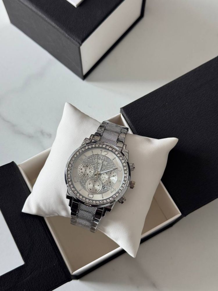 Жіночий наручний годинник Guess silver зі стразами