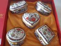 Conjunto 5 caixas/guarda jóias porcelana, formatos diferentes, NOVAS