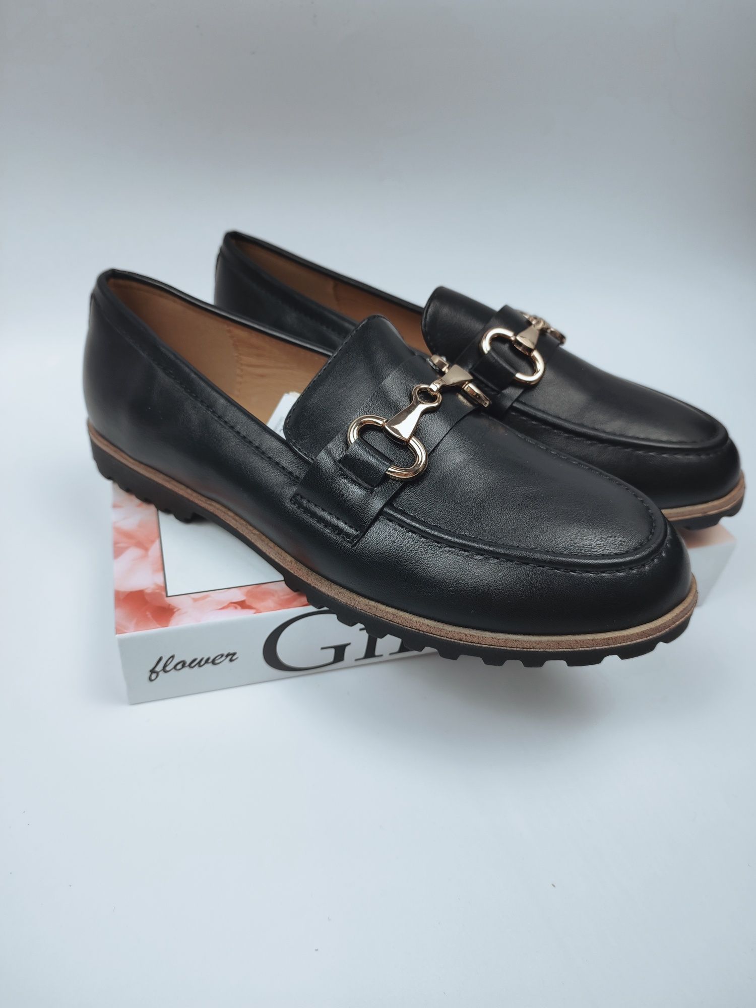 Loafersy pantofle mokasyny buty damskie rozmiar 40 ma szczupłą stopę