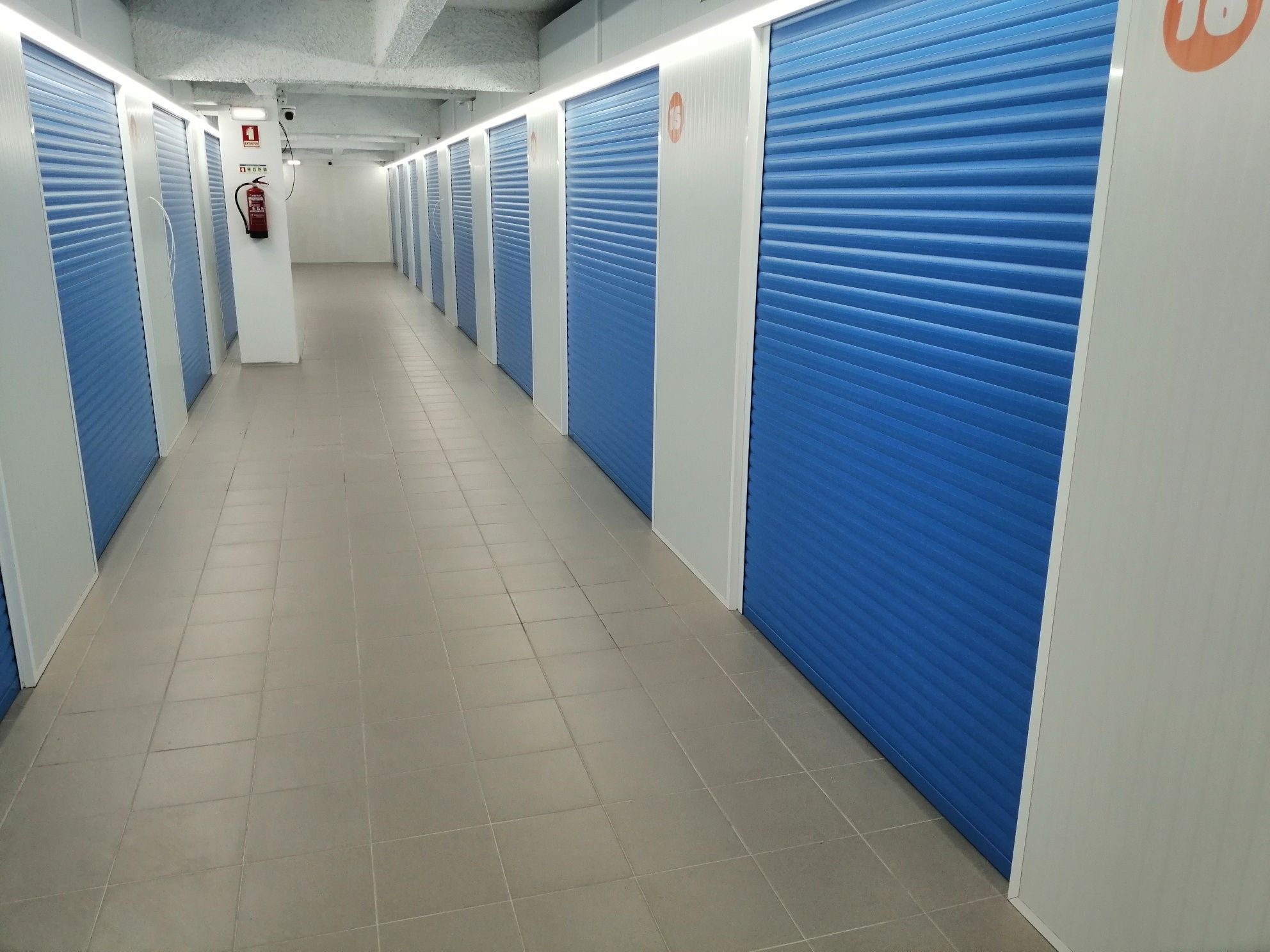 Armazém - Arrecadação - Guarda móveis - Cacifo - Self Storage -Alverca